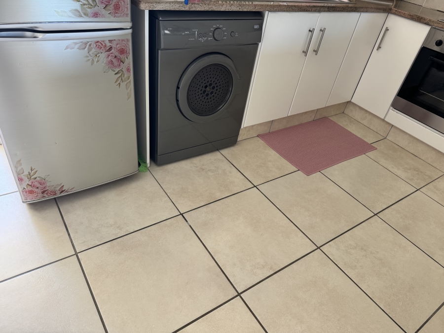 2 Bedroom Property for Sale in Hartenbos Central Western Cape